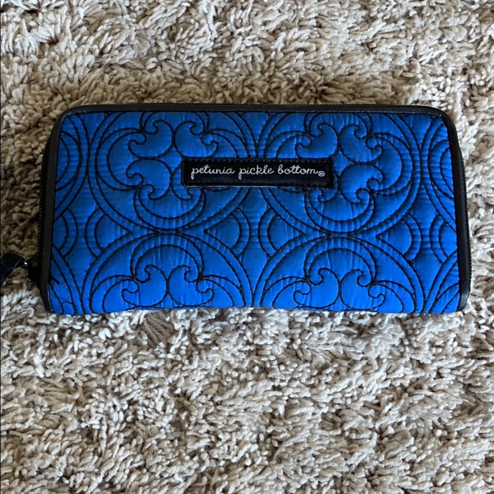 In good condition Petunia pickle bottom wallet